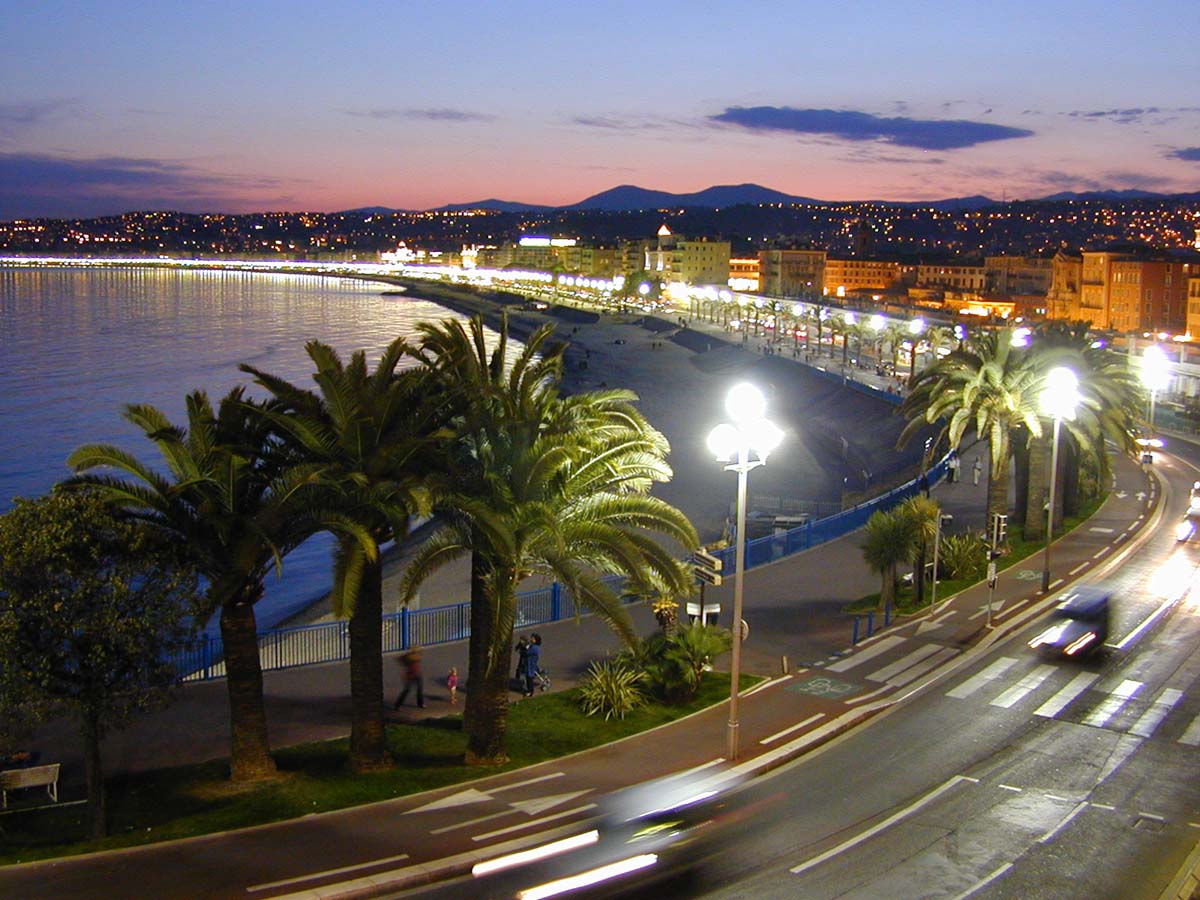 Lire la suite à propos de l’article Embouteillages sur la Côte d&rsquo;Azur : pourquoi choisir le taxi-moto